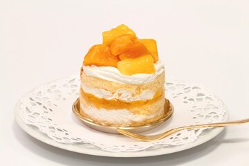 マンゴーとパイナップルのケーキ