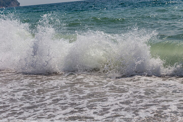 Naklejka premium waves on the sea