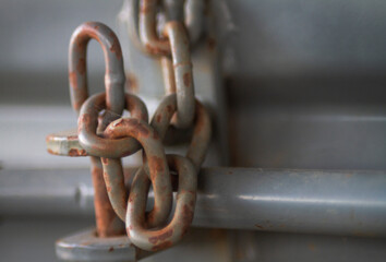 Rusty chain with selective focus