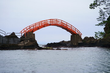 Obraz premium 佐渡たわら舟 橋