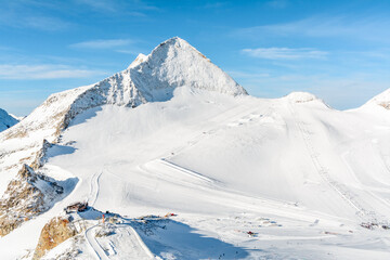 Fototapeta na wymiar Olperer Gipfel, Hintertuxer Gletscher im Winter