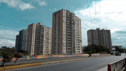 Fototapeta na wymiar Super megaconstrucciones al este de la ciudad