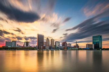 Fotobehang Toledo, Ohio, USA downtown skyline on the Maumee River © SeanPavonePhoto