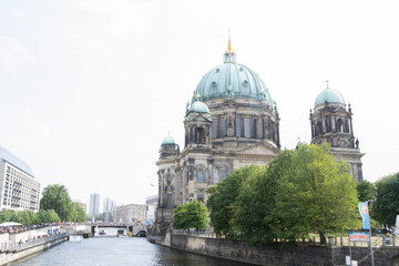 Fototapeta na wymiar St. Sophia church in Berlin on the museum island with its river.