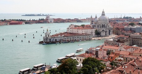 Fototapeta na wymiar Foto dall'alto di Venezia Italia