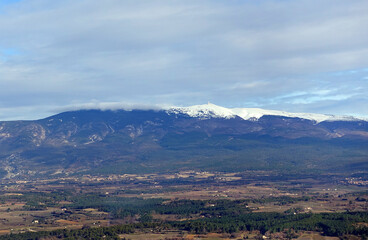 au fond le Ventoux