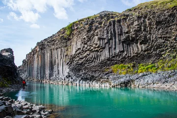 Schilderijen op glas The Magnificent Studlagil canyon in Iceland © Gestur