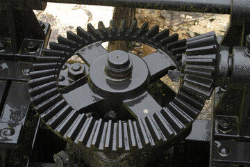 Piezas de maquinaria para una presa