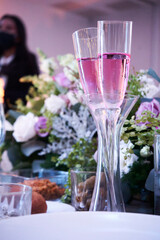 Copas con vino rosa