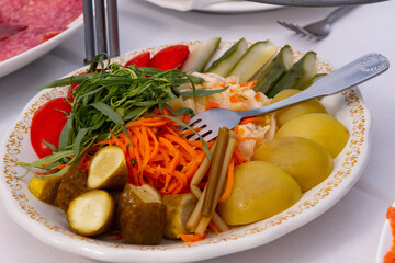 carrot salat cucumbers and tomatoes