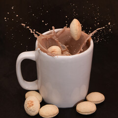 Splash chocolate e biscoito