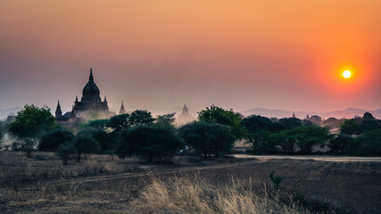 Fototapeta premium myanmar burma bagan buddhist holy pagoda at sunset