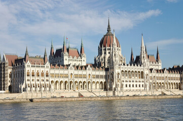 Fototapeta premium Hungarian Parliament Building on the Danube river, Budapest, Hungary