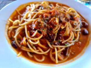 spaghetti with sauce