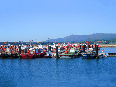 Imagen del puerto pesquero de Boiro (A Coru&ntilde;a - Espa&ntilde;a). Es el antiguo puerto de piedra, con espigones de los siglos XVIII y XIX, de donde parten las embarcaciones que se dedican al mejill&oacute;n.