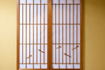 和室の丸窓