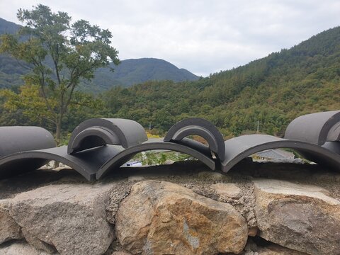 wanju, south korea, korea tradition house style hanok, BTS visited this place. this town have old mountain catsle, resorvoir etc