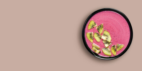 Fried eggs and smoothie bowl