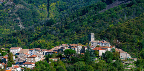 Fototapeta na wymiar Village pittoresque de Antraigues-sur-Volane en Haute-Ardèche en France