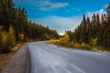 Naklejka premium Magnificent mountain highway