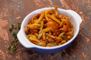 Pickled honey agaric