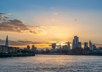 Fototapeta premium Sun setting over the City of London