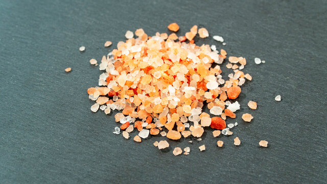 Himalaya pink salt crystal