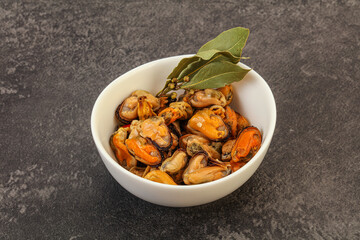 Pickled mussels in the bowl
