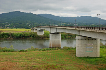 Fototapeta na wymiar 岩手県　平泉・北上川に架かる高館橋