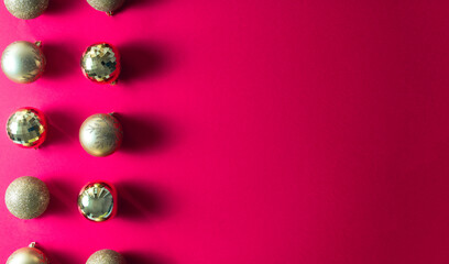 bolas de navidad con fondo rojo , recurso grafico