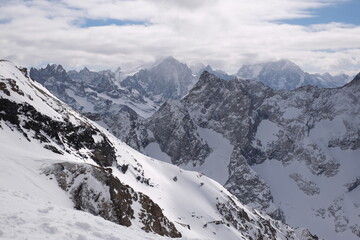 Fototapeta premium gebirge berge winter wolken