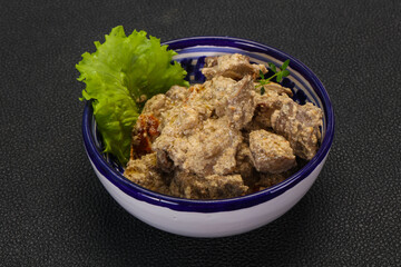 Chicken liver with cream and dry tomatoes