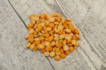Raw dry peas for cooking