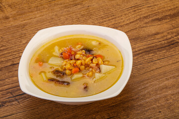 Pea soup with smoked ribs