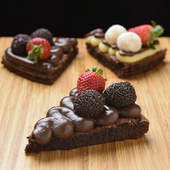 Pizza Brownie doce de chocolate com morango e nutela