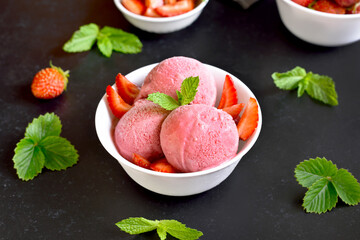 Strawberry ice cream in bowl