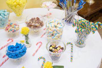 Confettata di matrimonio con caramelline varie