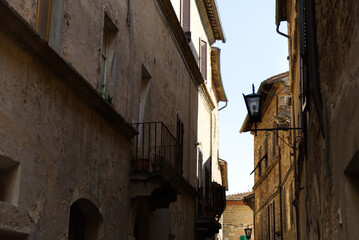 Fototapeta na wymiar Alley in the city of Pienza in Tuscany