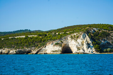 Fototapeta na wymiar Grotte sul mare