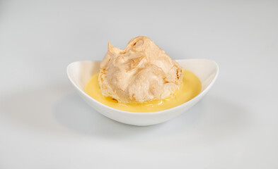 Floating island dessert