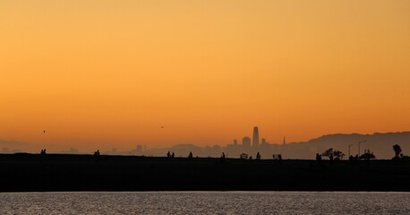 Fototapeta premium sunset city silhouette 