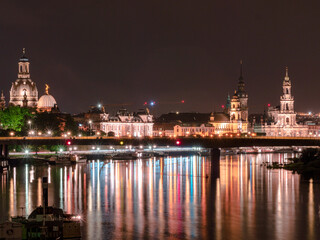 Obraz premium Dresden night old town view from bridge