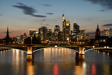Fototapeta na wymiar The Ignatz-Bubis bridge in Frankfurt am Main at night