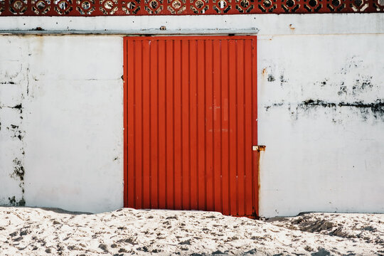 red door
