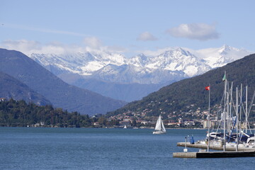 Fototapeta na wymiar Lago Maggiore - Laveno
