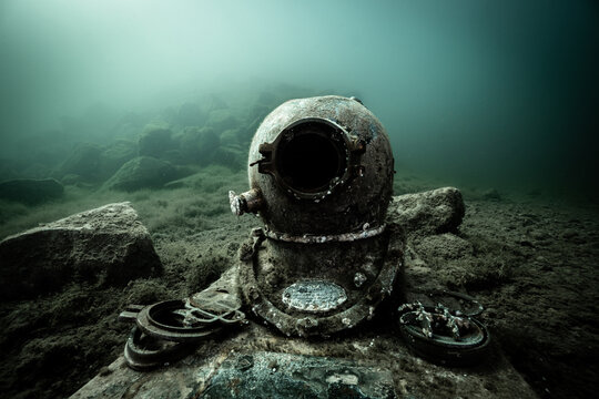 diving helmet