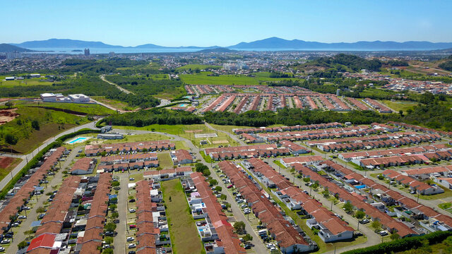 Vista a&eacute;rea de empreendimento imobili&aacute;rio em Palho&ccedil;a Santa Catarina Brasil