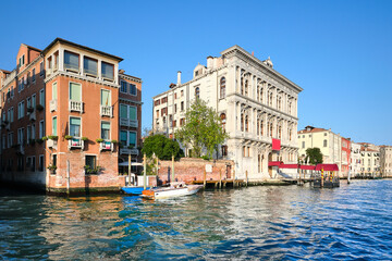 Naklejka premium Traditional architecture on Grand Canal in Venice, Italy.