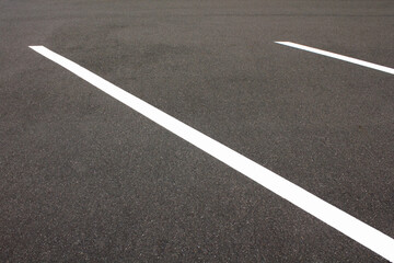 平面駐車場の白線