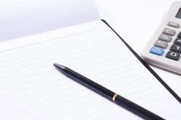 ノートとボールペンのビジネスイメージ